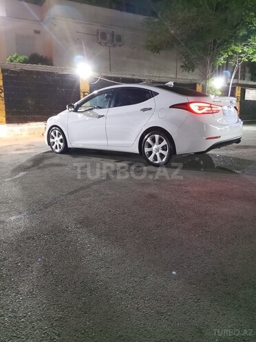 Hyundai Avante 2015, 300,000 km - 1.6 л - Bakı