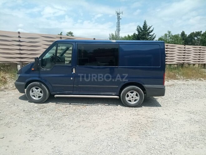 Ford Transit-5