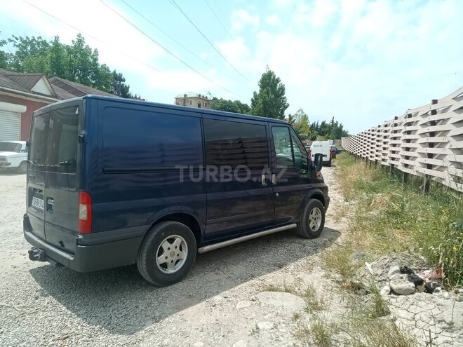 Ford Transit-4