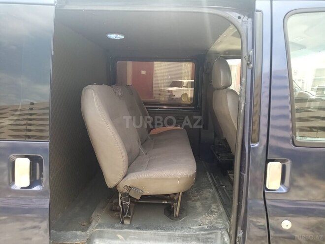 Ford Transit-6