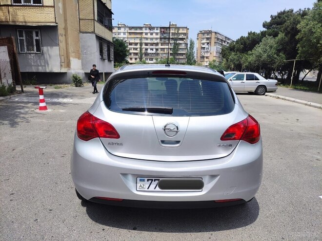 Opel Astra 2011, 243,500 km - 1.3 l - Bakı