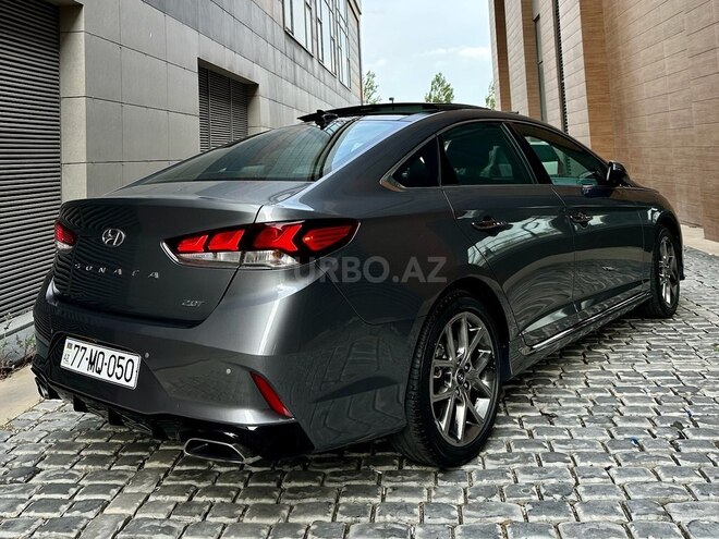 Hyundai Sonata-14
