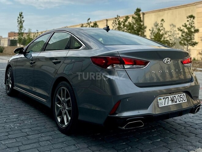 Hyundai Sonata-5