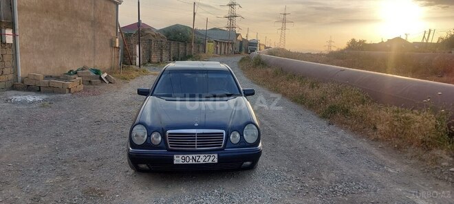 Mercedes E 240 1999, 387,000 km - 2.4 l - Bakı