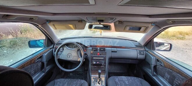 Mercedes E 240 1999, 387,000 km - 2.4 l - Bakı