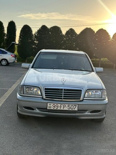 Mercedes C 200-1