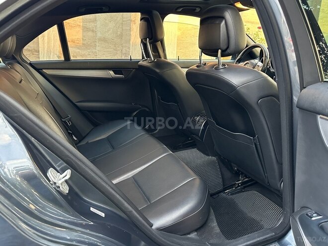 Mercedes C 250-9