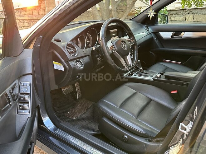Mercedes C 250-11