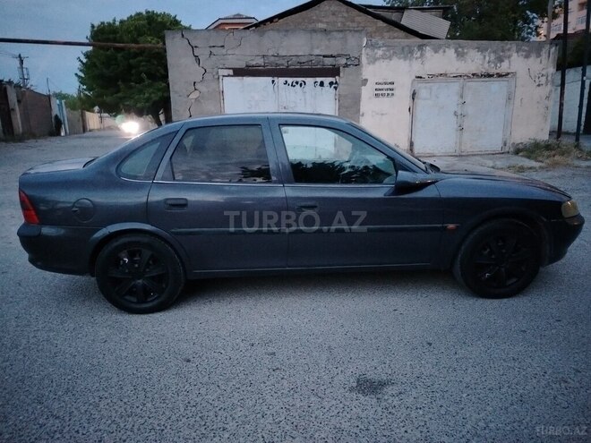 Opel Vectra 1996, 398,000 km - 1.8 l - Sumqayıt