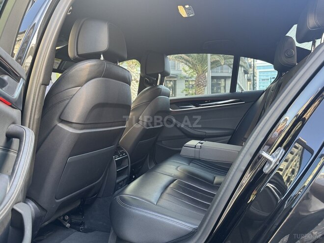 BMW 520e-12