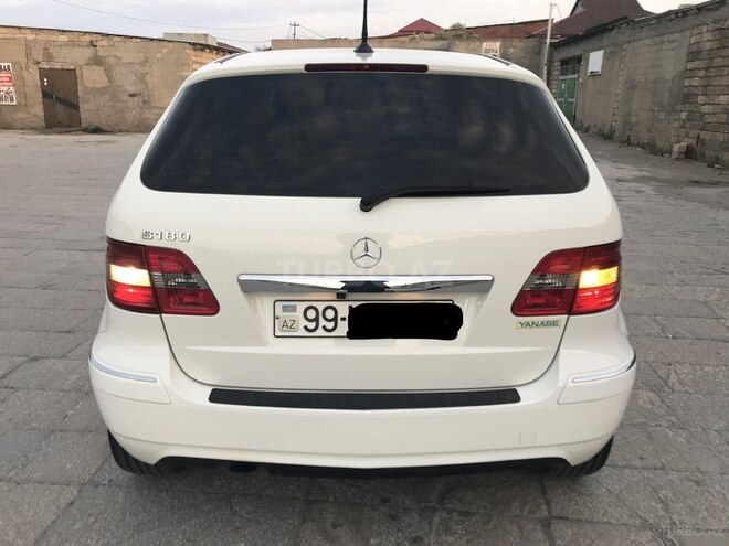 Mercedes B 180 2011, 137,000 km - 1.7 l - Sumqayıt