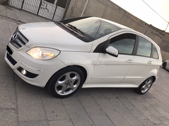 Mercedes B 180 2011, 137,000 km - 1.7 l - Sumqayıt