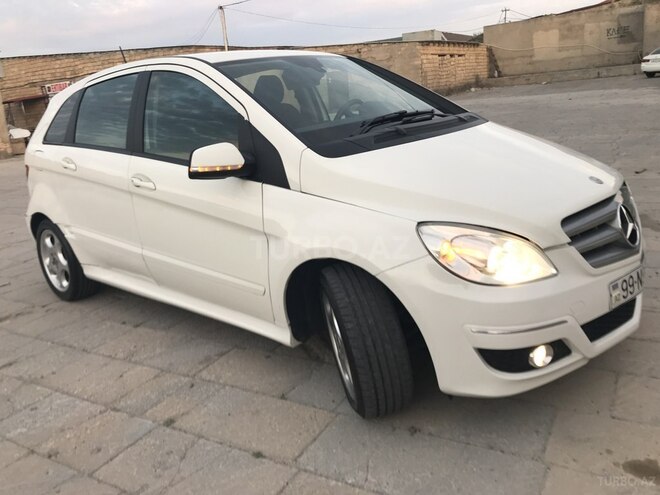 Mercedes B 180 2011, 137,000 km - 1.7 l - Sumqayıt