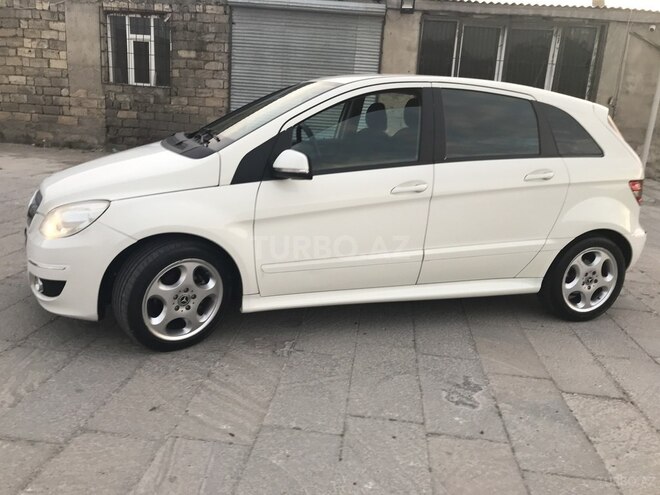 Mercedes B 180 2011, 137,000 km - 1.7 l - Sumqayıt