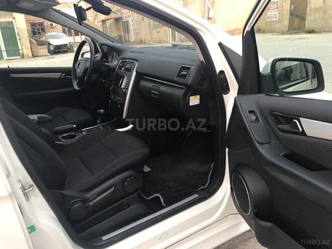 Mercedes B 180 2011, 137,000 km - 1.7 l - Sumqayıt