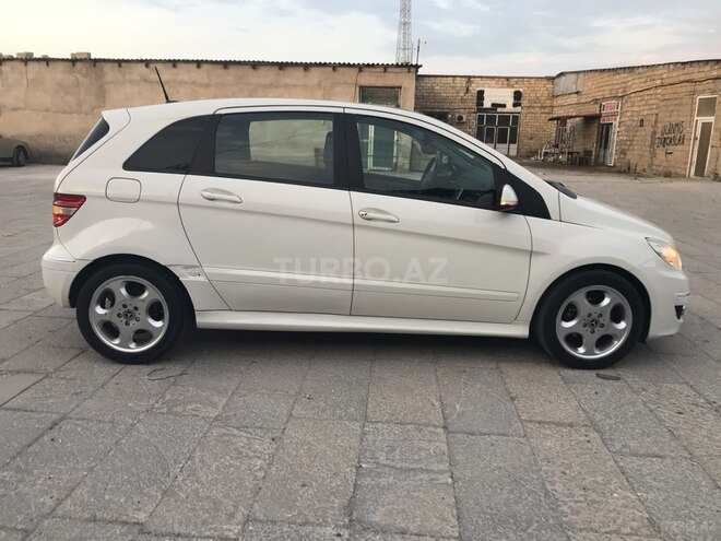 Mercedes B 180 2011, 137,000 km - 1.7 l - Sumqayıt