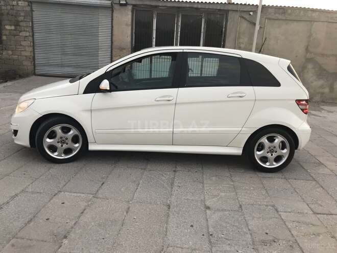Mercedes B 180 2011, 137,000 km - 1.7 l - Sumqayıt