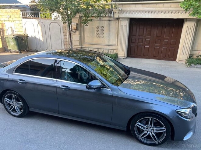 Mercedes E 220 d 2017, 106,270 km - 2.0 l - Bakı