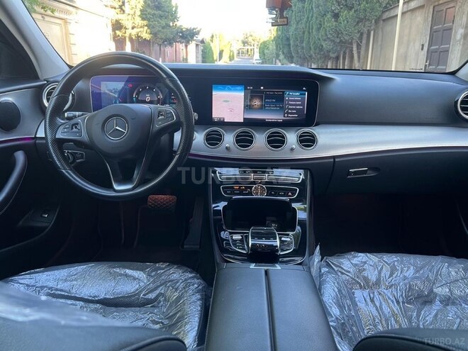 Mercedes E 220 d 2017, 106,270 km - 2.0 l - Bakı