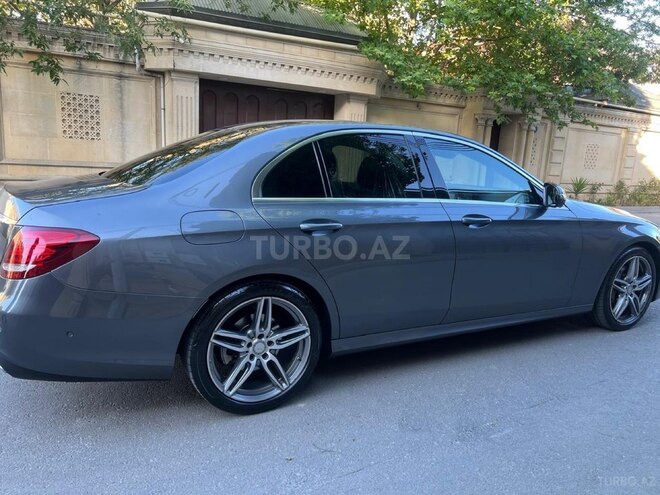 Mercedes E 220 d 2017, 106,270 km - 2.0 l - Bakı