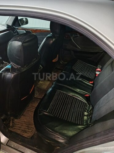 Mercedes E 220 d 2001, 300,254 km - 2.2 l - Masallı