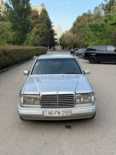 Mercedes E 250 1993, 249,387 km - 2.5 l - Bakı