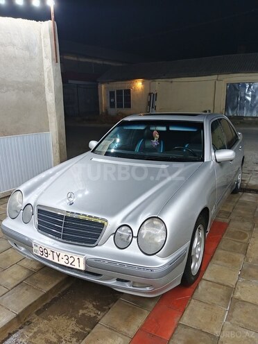 Mercedes E 220 d 2001, 300,254 km - 2.2 l - Masallı