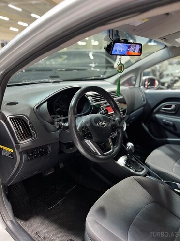 Kia Rio-13