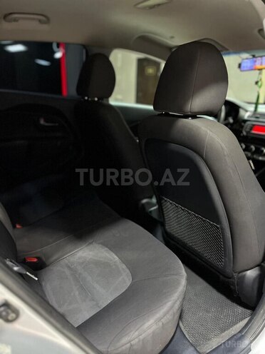 Kia Rio-19