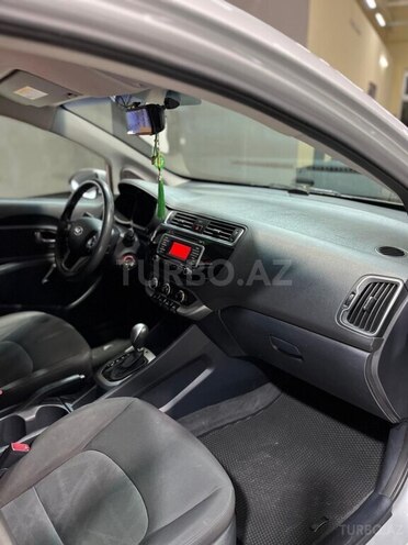 Kia Rio-17