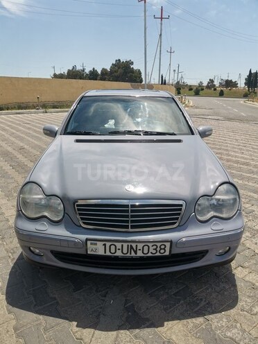 Mercedes C 200-1