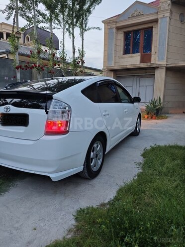 Toyota Prius-5