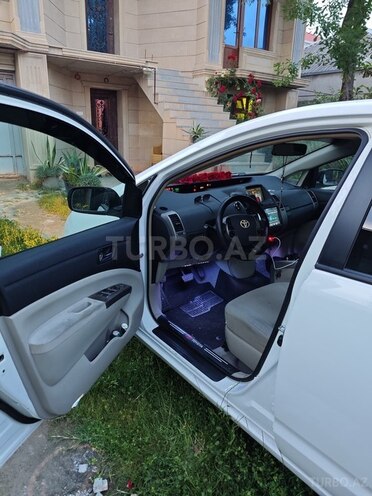 Toyota Prius-10