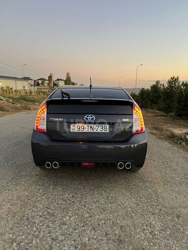 Toyota Prius-4