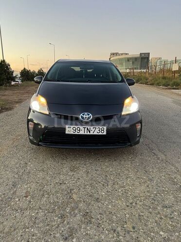 Toyota Prius-5