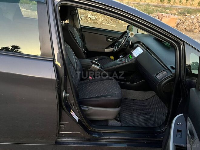 Toyota Prius-10
