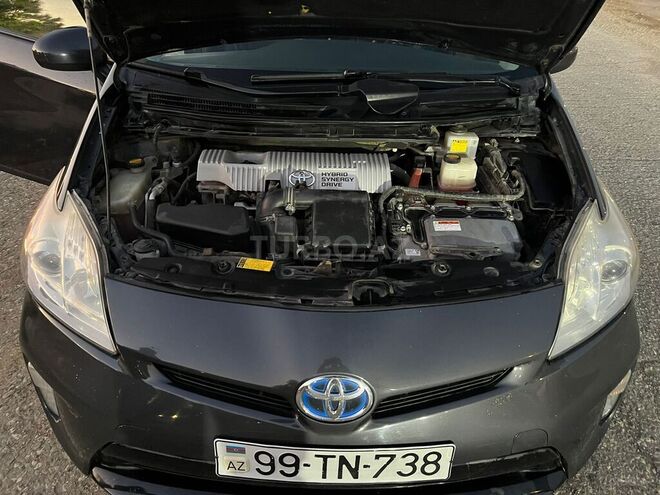 Toyota Prius-14