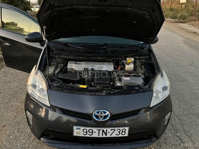 Toyota Prius-19