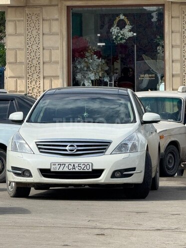 Nissan Teana 2010, 220,000 km - 2.5 l - Salyan