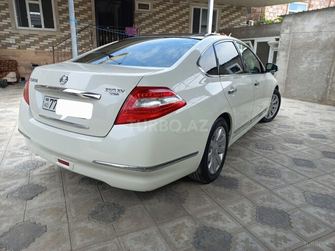 Nissan Teana 2010, 220,000 km - 2.5 l - Salyan
