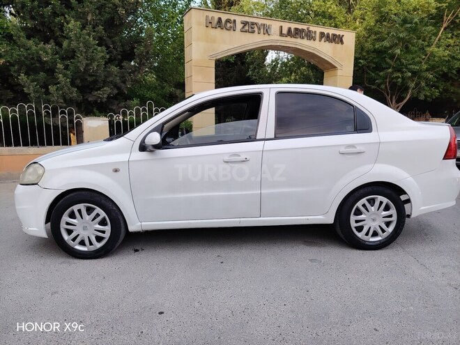 Chevrolet Aveo-5