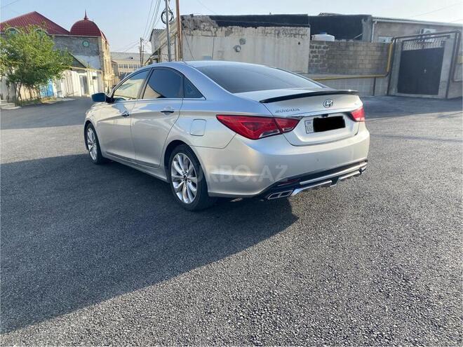 Hyundai Sonata-5
