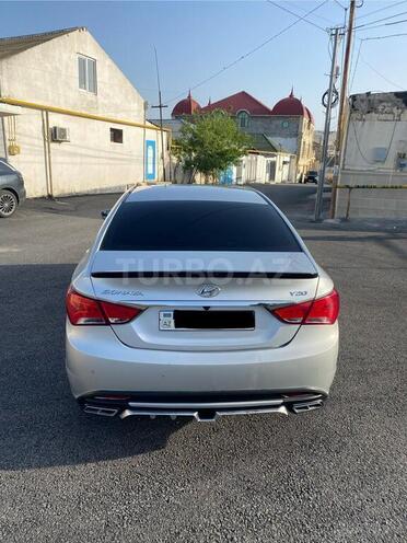 Hyundai Sonata-6