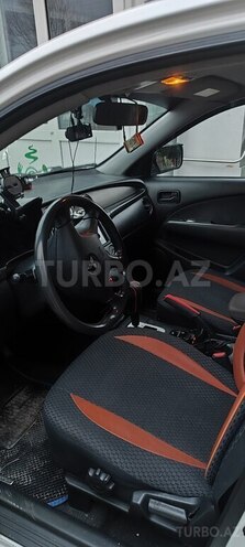 Mitsubishi Outlander 2004, 194,000 km - 2.4 l - Şəki
