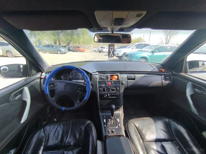 Mercedes E 220 d 1999, 438,000 km - 2.2 l - Yevlax