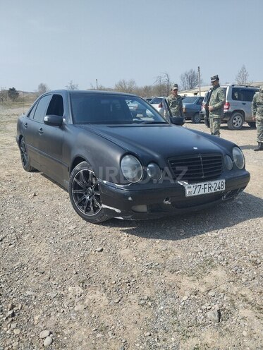Mercedes E 220 d 1999, 438,000 km - 2.2 l - Yevlax