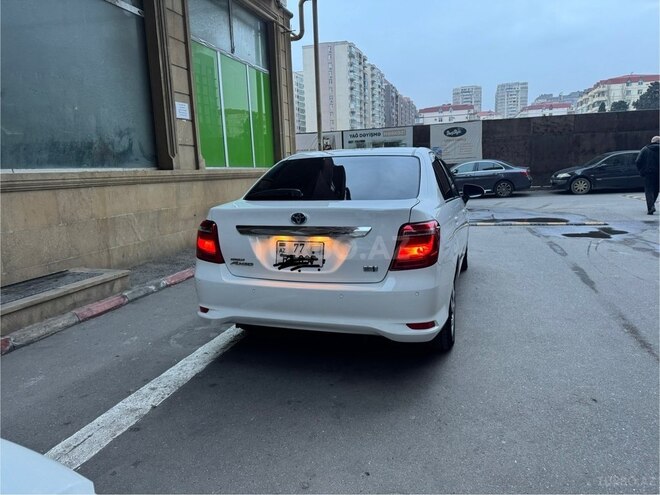 Toyota Corolla Axio 2018, 133,260 km - 1.5 л - Bakı