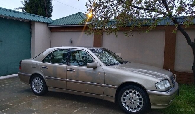 Mercedes C 230 2000, 298,000 km - 2.3 л - Bakı