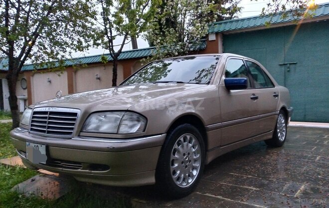 Mercedes C 230 2000, 298,000 km - 2.3 л - Bakı