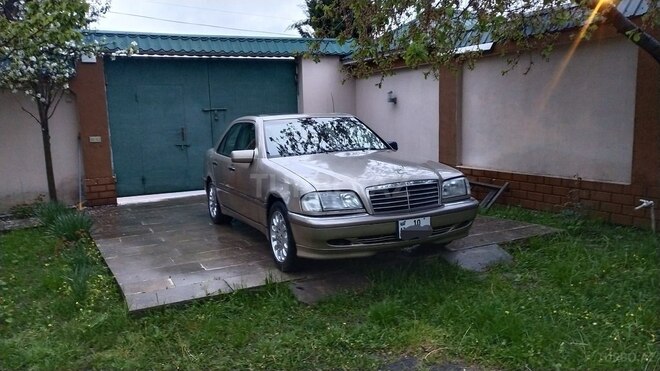 Mercedes C 230 2000, 298,000 km - 2.3 л - Bakı